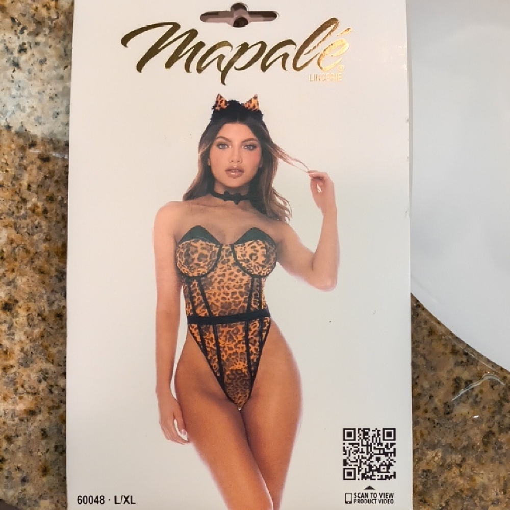 Leopard Print Bodysuit